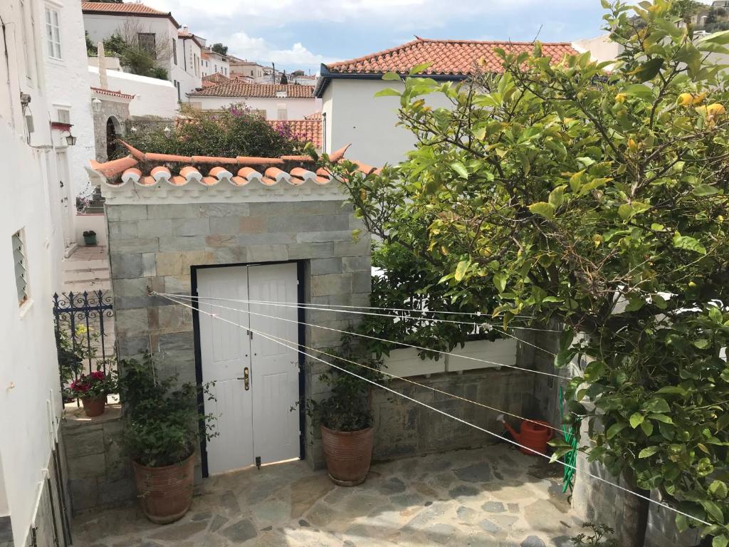 Lemon House room 3