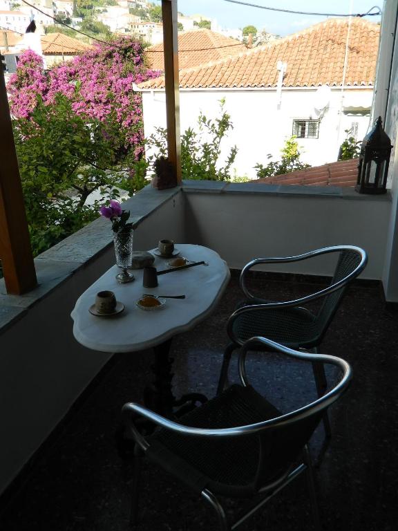 Lemon House room 5